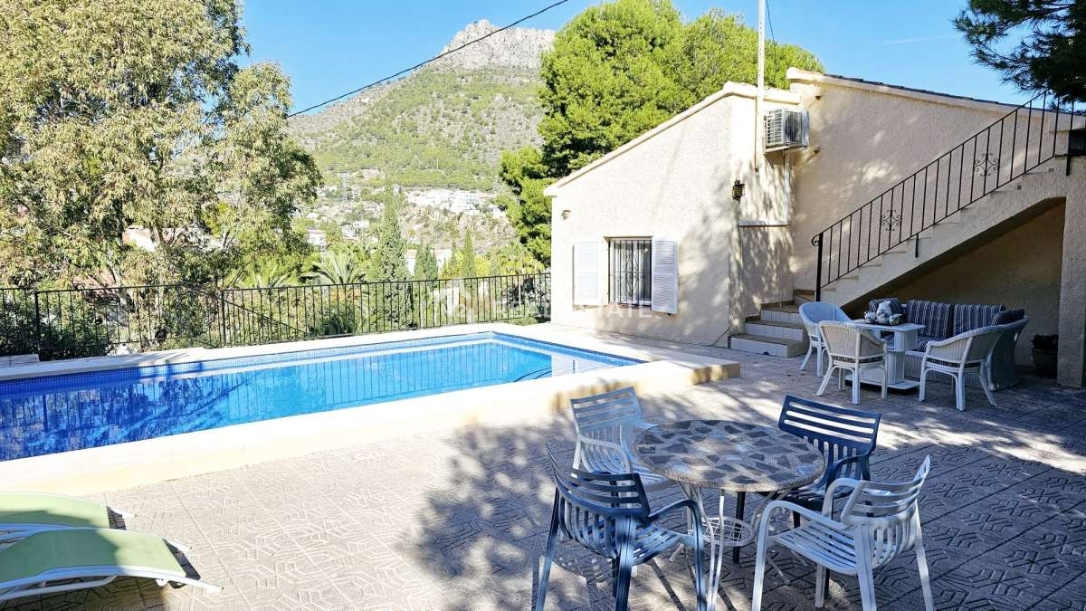 Villa en Calpe, ID J618715